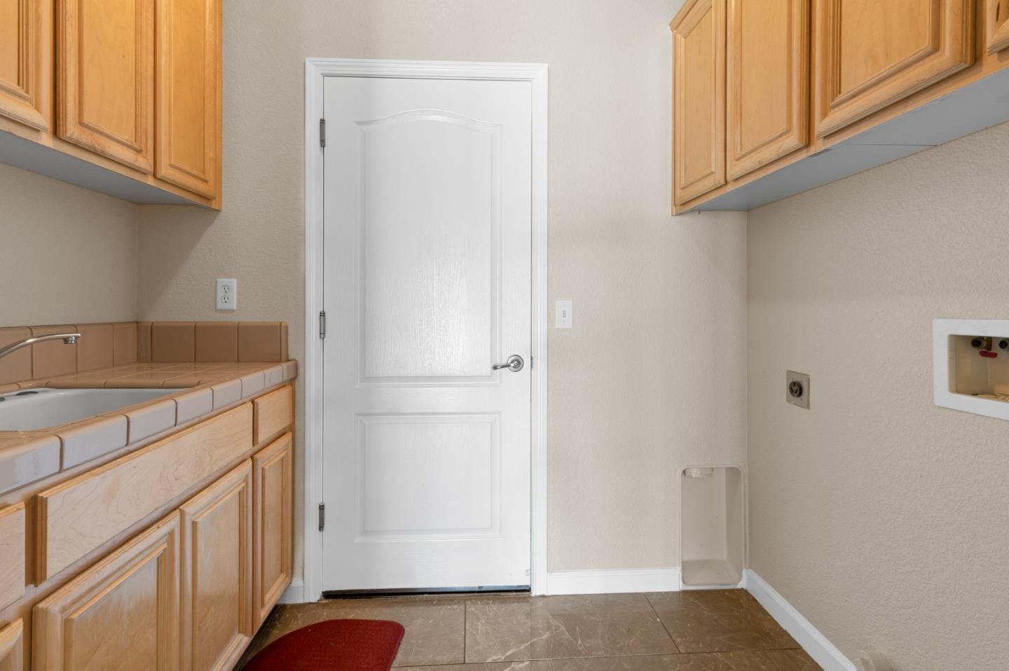 Detail Gallery Image 14 of 31 For 3022 Red Oak Ct, Turlock,  CA 95382 - 4 Beds | 2/1 Baths