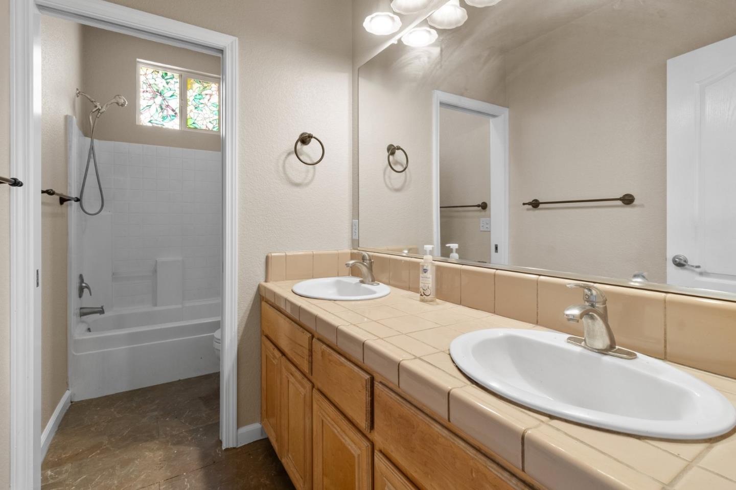 Detail Gallery Image 25 of 31 For 3022 Red Oak Ct, Turlock,  CA 95382 - 4 Beds | 2/1 Baths