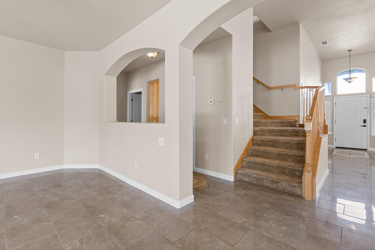 Detail Gallery Image 8 of 31 For 3022 Red Oak Ct, Turlock,  CA 95382 - 4 Beds | 2/1 Baths