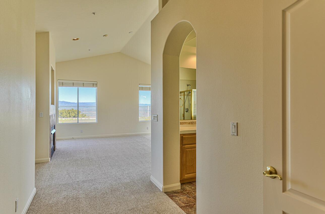 Detail Gallery Image 28 of 53 For 19547 Cortina Ct, Salinas,  CA 93908 - 5 Beds | 3 Baths
