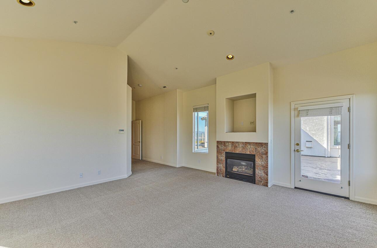Detail Gallery Image 31 of 53 For 19547 Cortina Ct, Salinas,  CA 93908 - 5 Beds | 3 Baths
