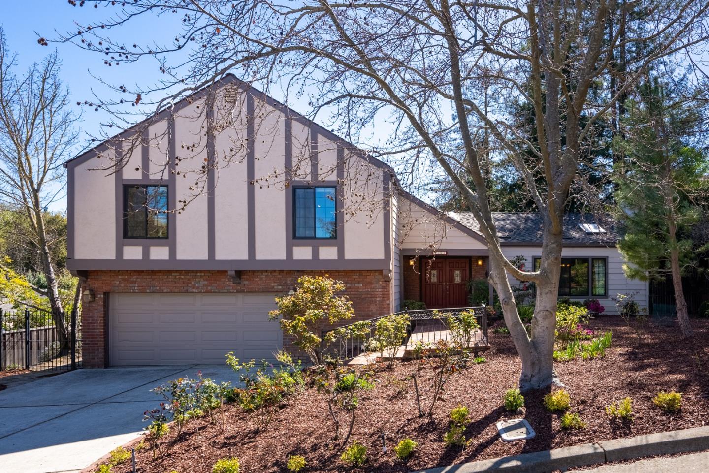 Detail Gallery Image 1 of 53 For 103 Chippendale Ct, Los Gatos,  CA 95032 - 4 Beds | 2/1 Baths