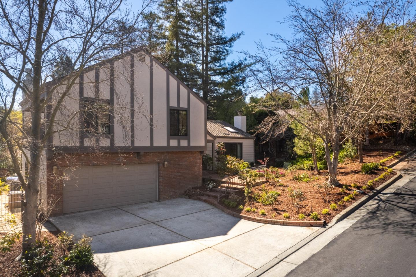 Detail Gallery Image 2 of 53 For 103 Chippendale Ct, Los Gatos,  CA 95032 - 4 Beds | 2/1 Baths