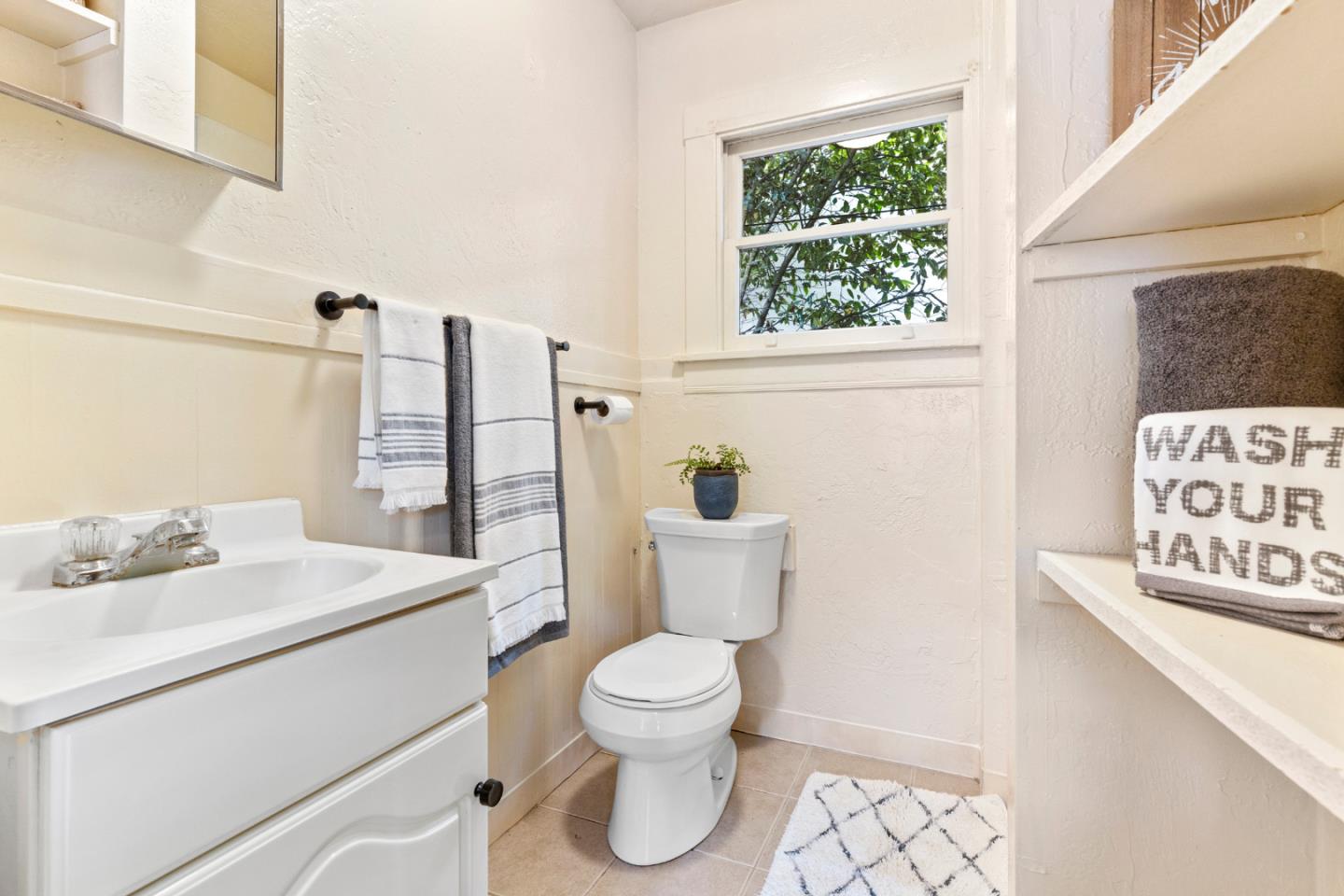 Detail Gallery Image 17 of 22 For 202 Hollister Avenue a&B,  Capitola,  CA 95010 - – Beds | – Baths