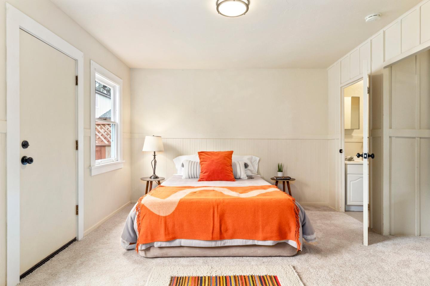 Detail Gallery Image 11 of 22 For 202 Hollister Avenue a&B,  Capitola,  CA 95010 - 2 Beds | 2 Baths