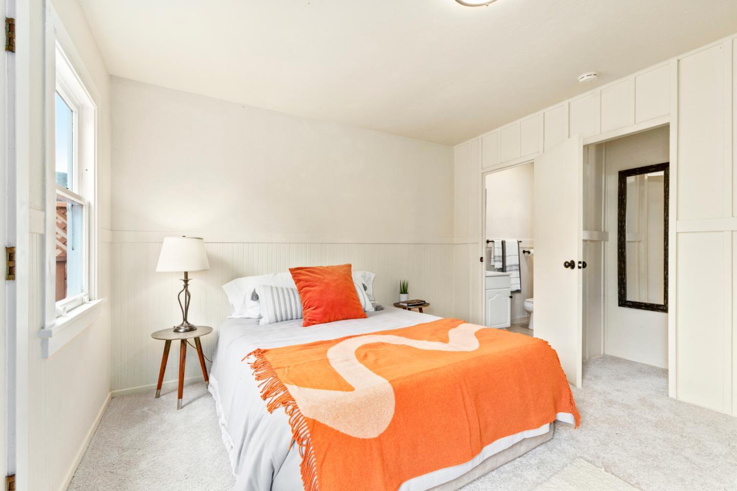 Detail Gallery Image 12 of 22 For 202 Hollister Avenue a&B,  Capitola,  CA 95010 - 2 Beds | 2 Baths