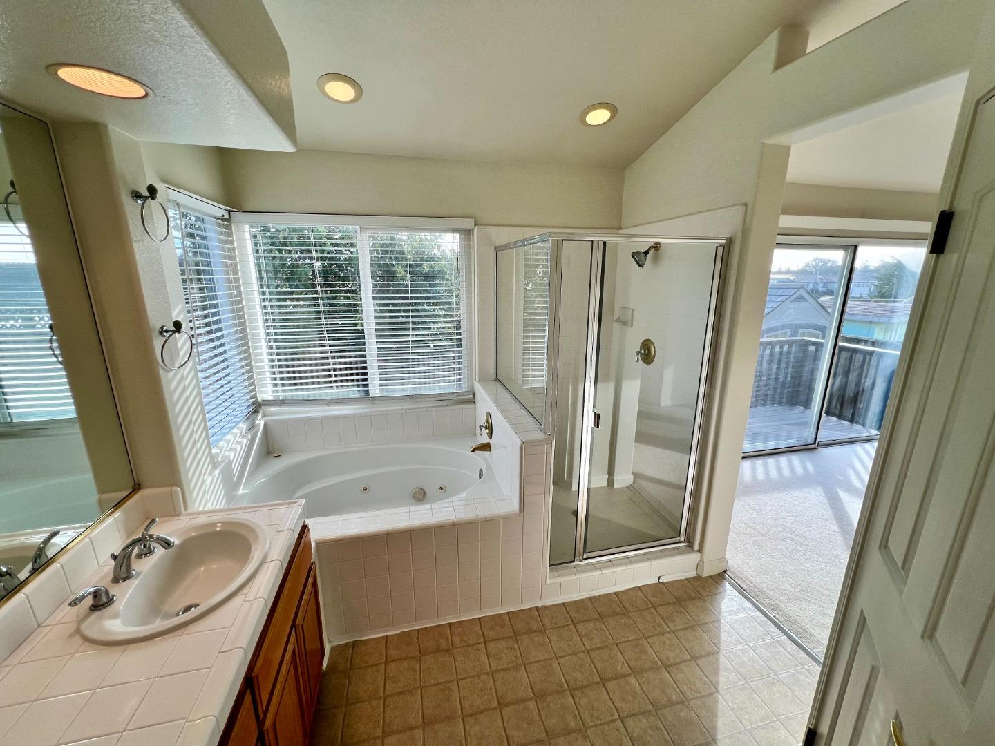 Detail Gallery Image 18 of 28 For 136 Aaron Way, Marina,  CA 93933 - 4 Beds | 2 Baths