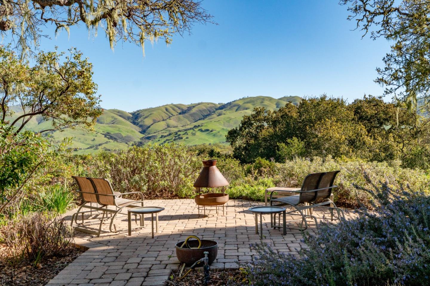 Detail Gallery Image 5 of 50 For 33732 E Carmel Valley Rd, Carmel Valley,  CA 93924 - 4 Beds | 4/1 Baths
