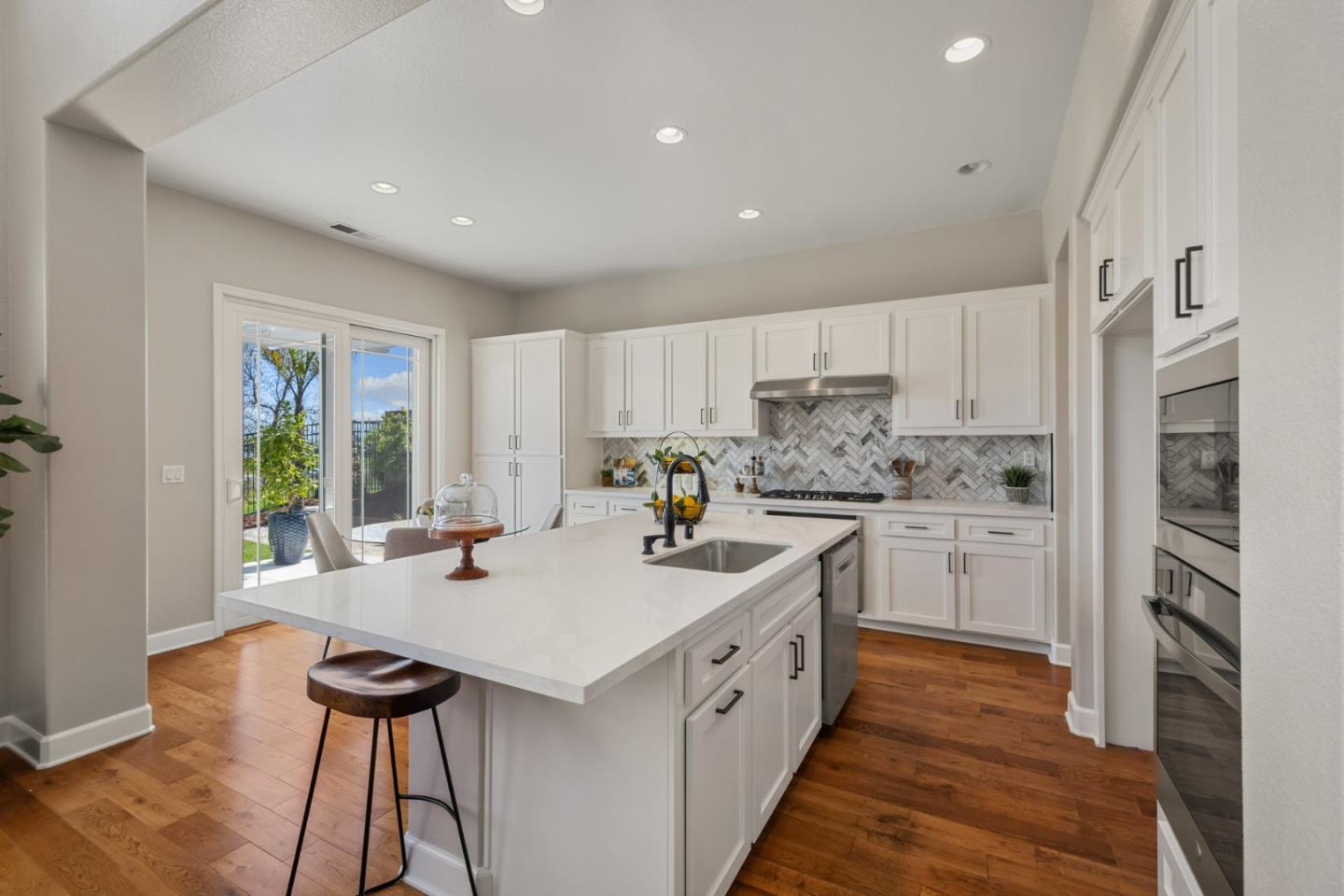 Detail Gallery Image 16 of 66 For 7430 Carnoustie Ct, Gilroy,  CA 95020 - 4 Beds | 3/1 Baths