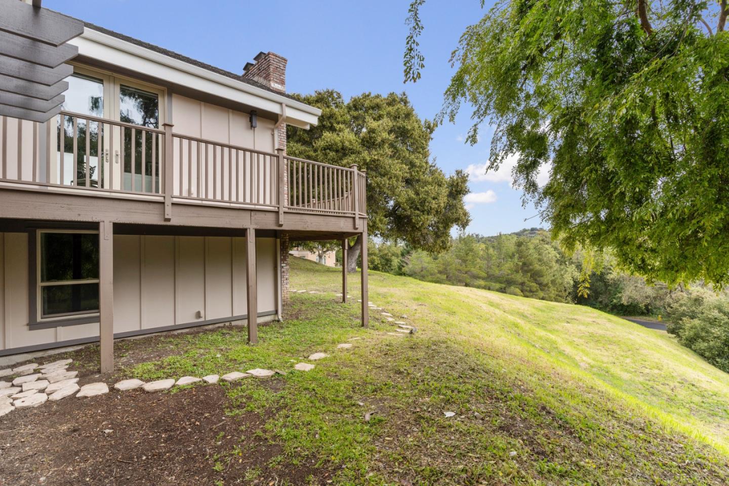 Detail Gallery Image 64 of 67 For 25915 Elena Rd, Los Altos Hills,  CA 94022 - 5 Beds | 3/1 Baths