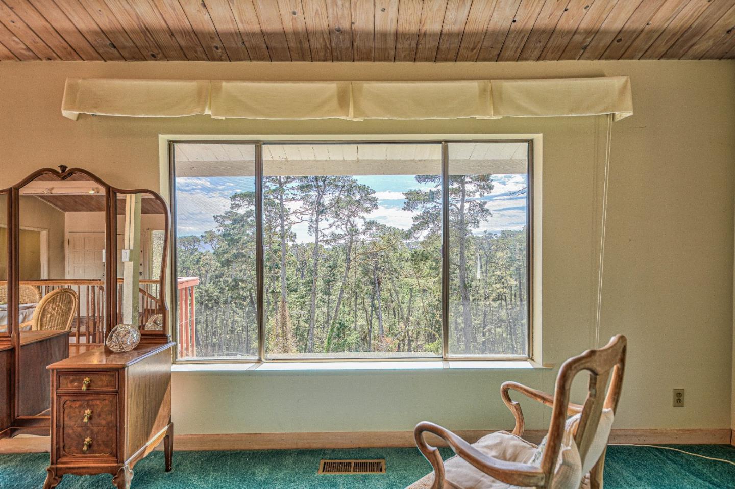 Detail Gallery Image 10 of 55 For 4140 Sunset Ln, Pebble Beach,  CA 93953 - 3 Beds | 2/1 Baths