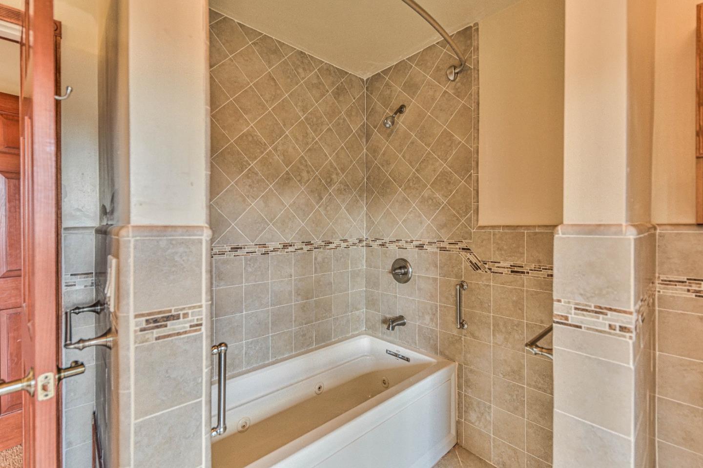 Detail Gallery Image 32 of 55 For 4140 Sunset Ln, Pebble Beach,  CA 93953 - 3 Beds | 2/1 Baths