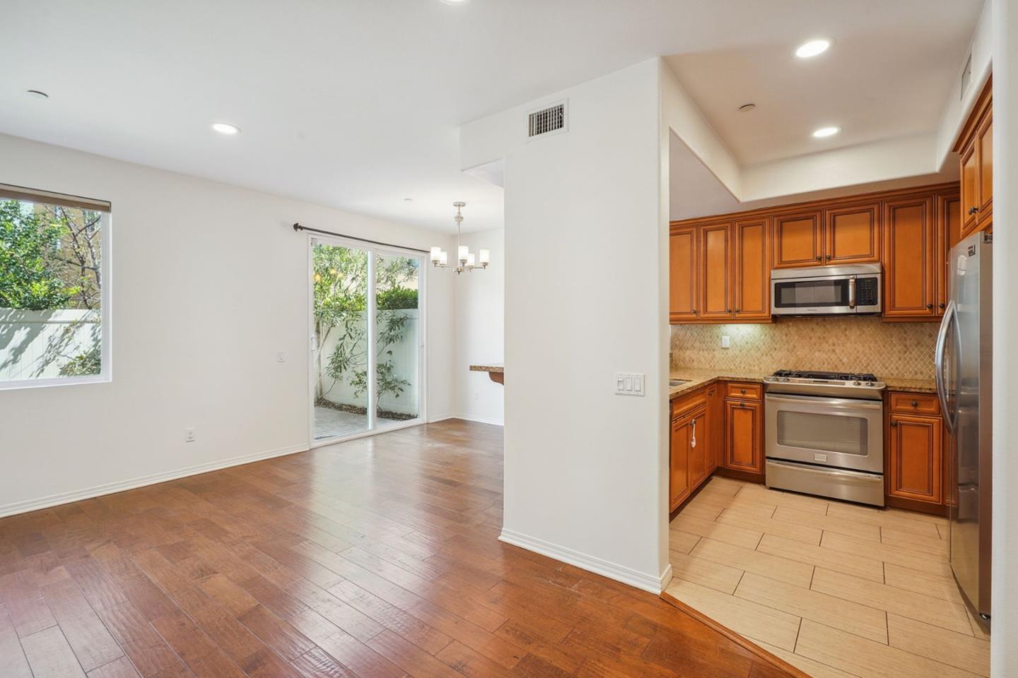 Detail Gallery Image 1 of 1 For 5858 Levi Ln, Sherman Oaks,  CA 91401 - 4 Beds | 2/1 Baths