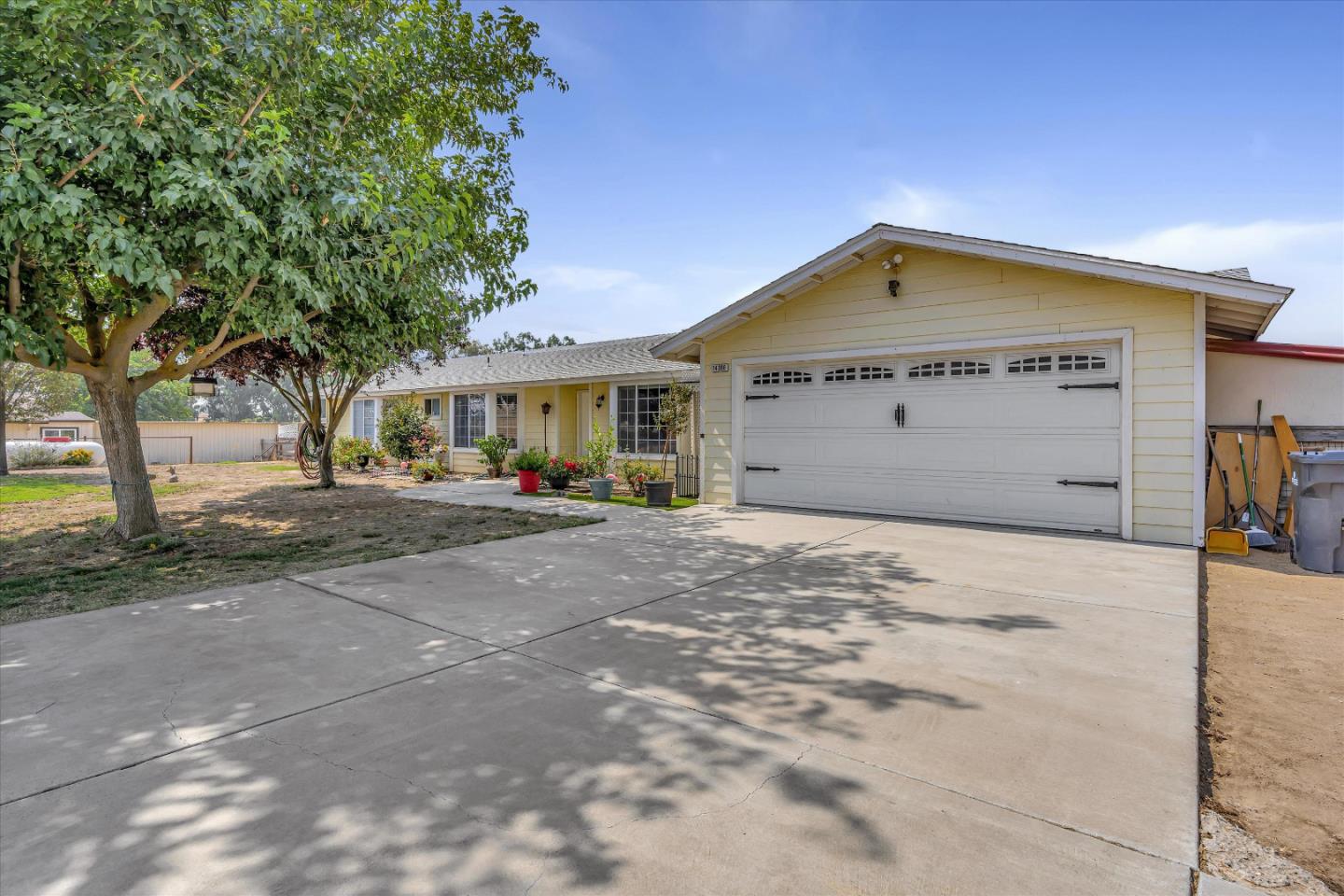 Photo of 14388 Rd 36 in Madera, CA