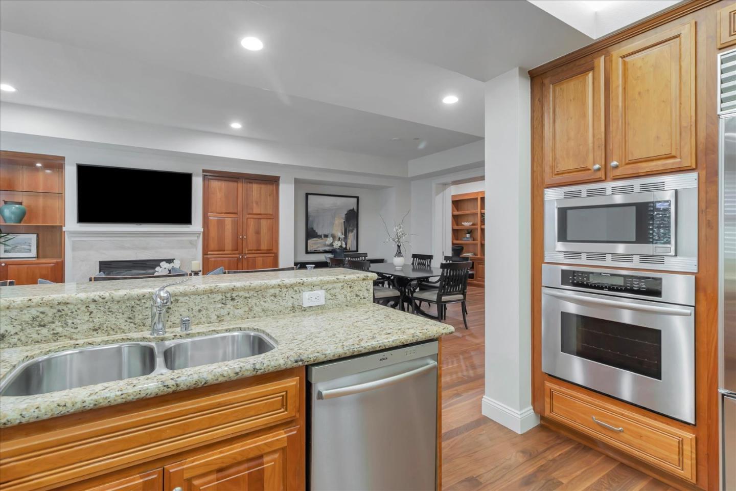 Detail Gallery Image 11 of 33 For 325 Channing Ave #104,  Palo Alto,  CA 94301 - 2 Beds | 2/1 Baths