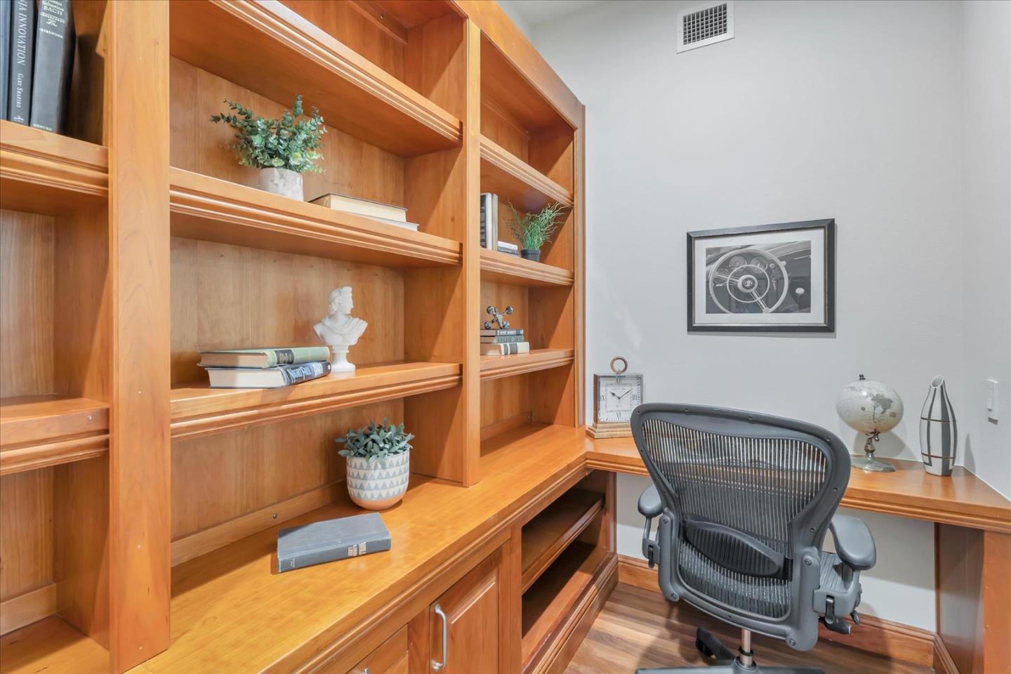 Detail Gallery Image 15 of 33 For 325 Channing Ave #104,  Palo Alto,  CA 94301 - 2 Beds | 2/1 Baths