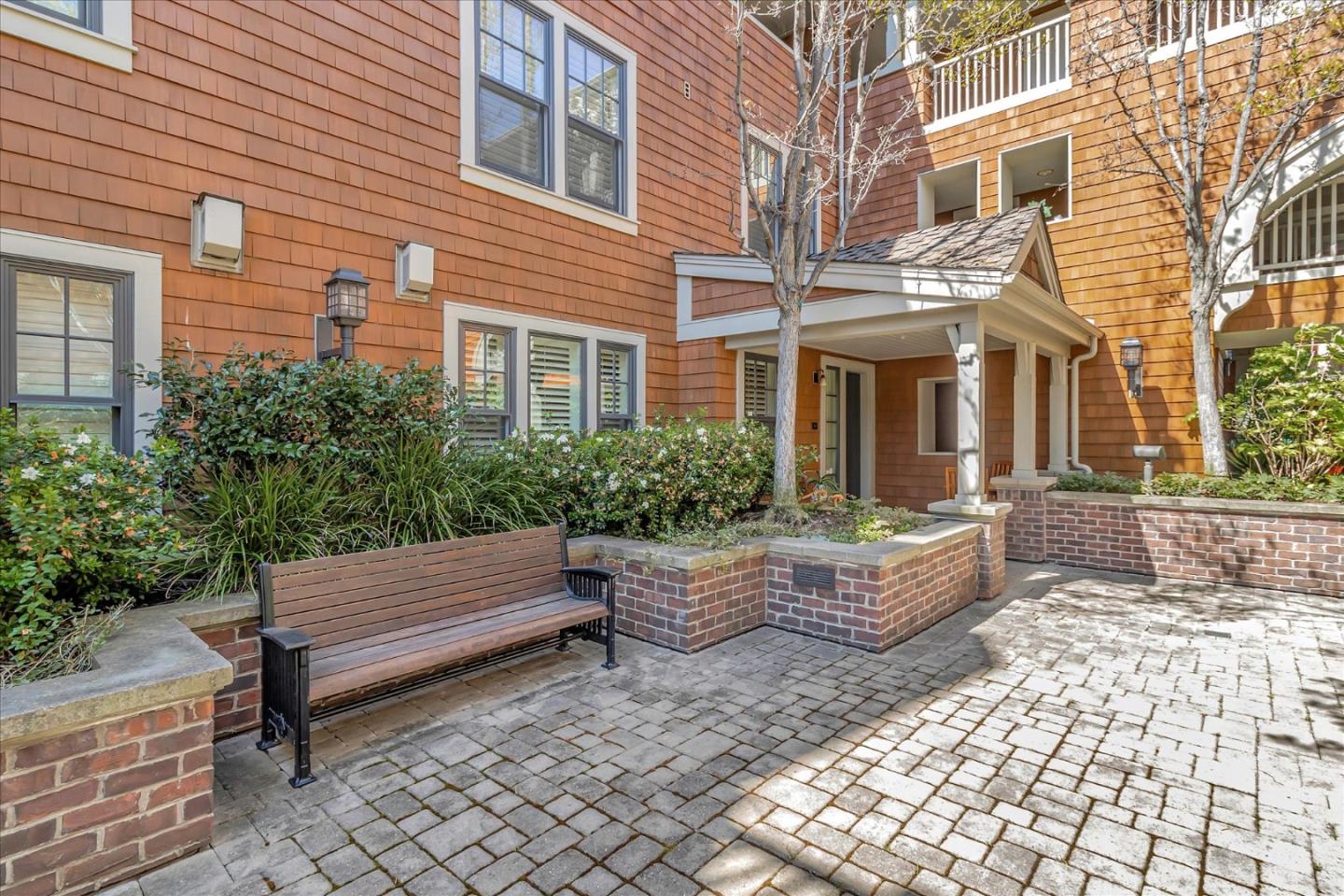 Detail Gallery Image 31 of 33 For 325 Channing Ave #104,  Palo Alto,  CA 94301 - 2 Beds | 2/1 Baths