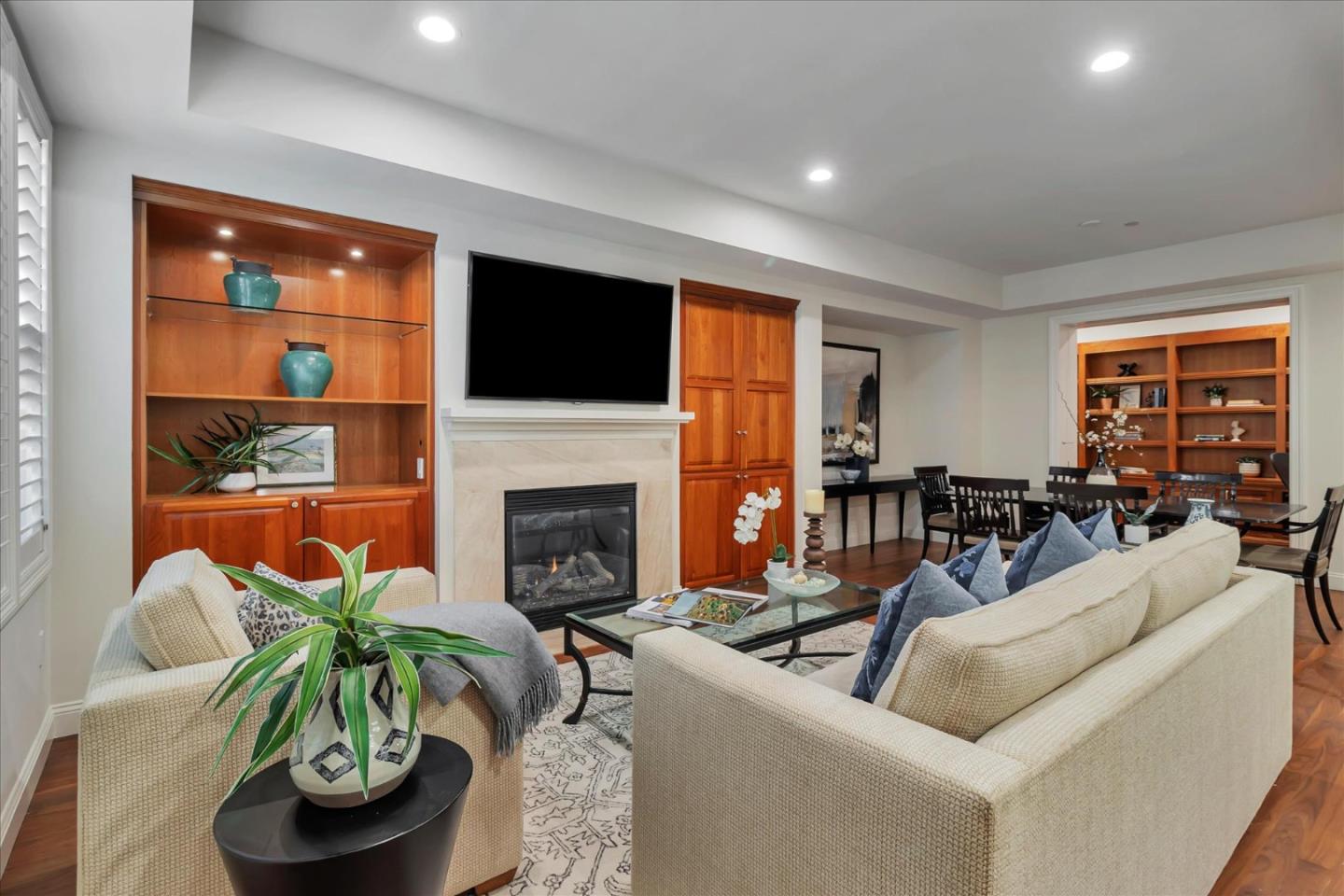 Detail Gallery Image 4 of 33 For 325 Channing Ave #104,  Palo Alto,  CA 94301 - 2 Beds | 2/1 Baths